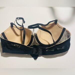 Heidi Klum Intimates Women's Leise
Contour Bra in Jet Size 32C / Black